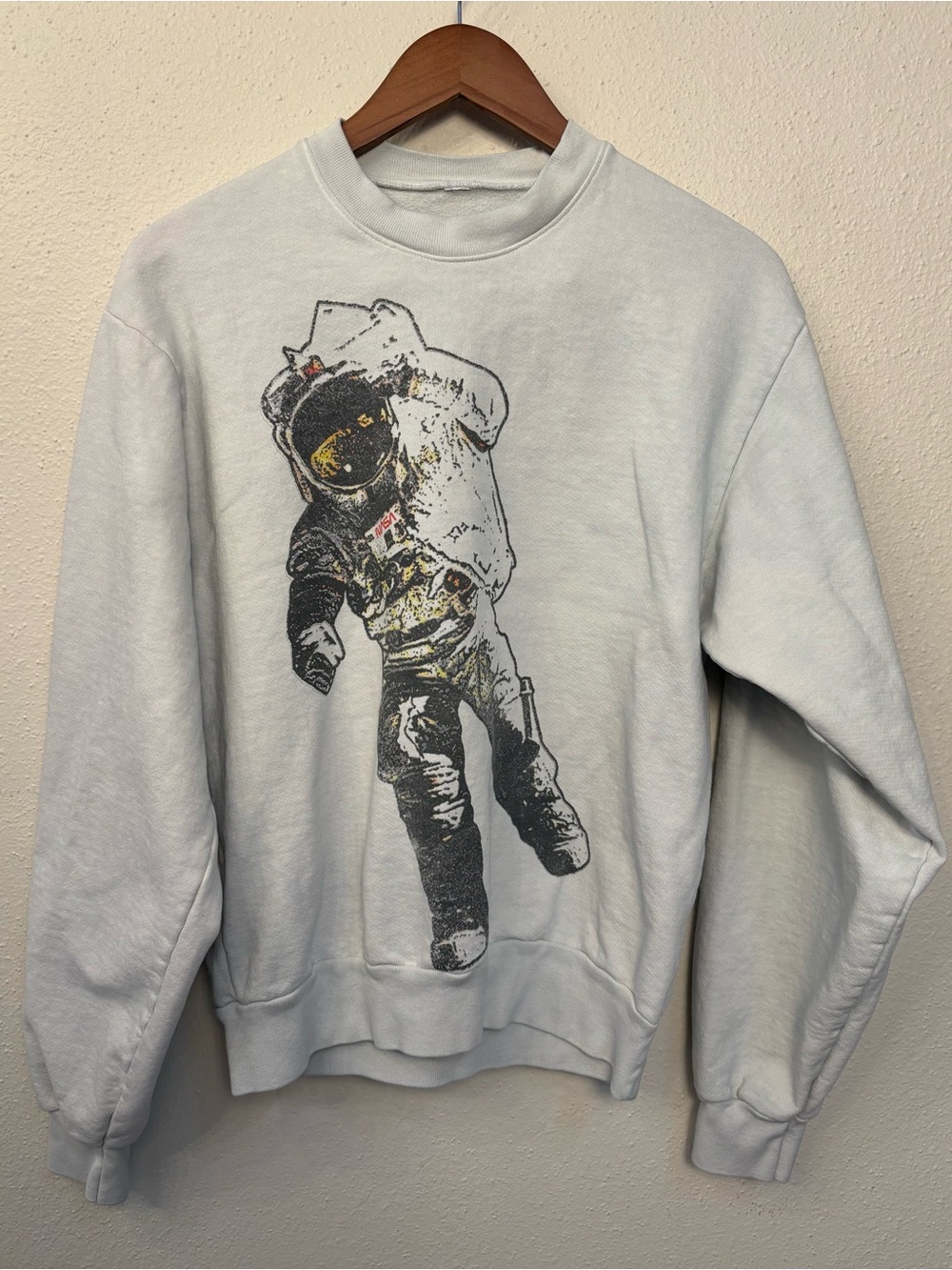 Kid Cudi Size S To the Moon World Tour White Astronaut Graphic Crewneck Sweater